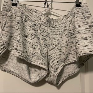 2/8 Bundle motherhood maternity lounge shorts XL